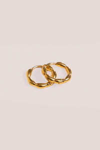 Lova Huggie Earrings - Milla Hart