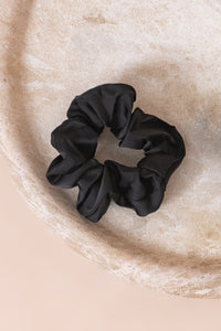 Elsa Scrunchie in Black