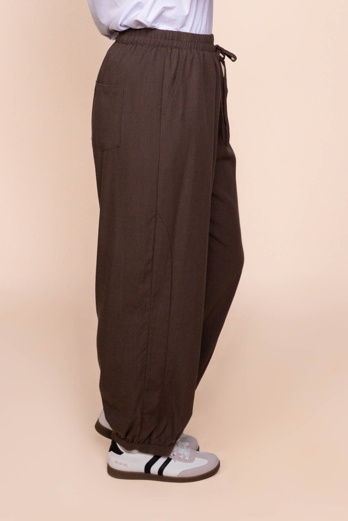 Geri Slouch Pants in Coffee