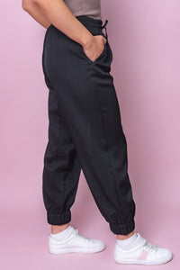 Reggie Joggers in Black