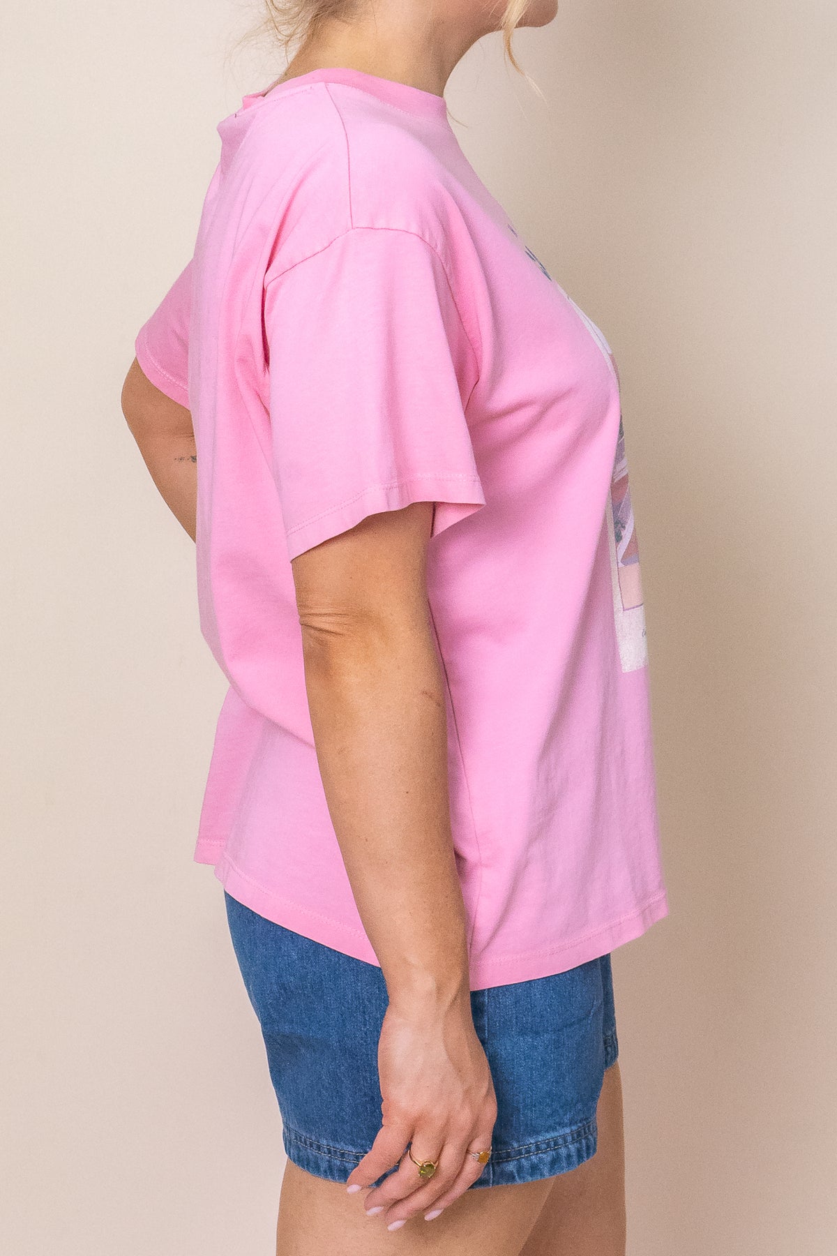 Capeside O/S Tee in Pink - All About Eve