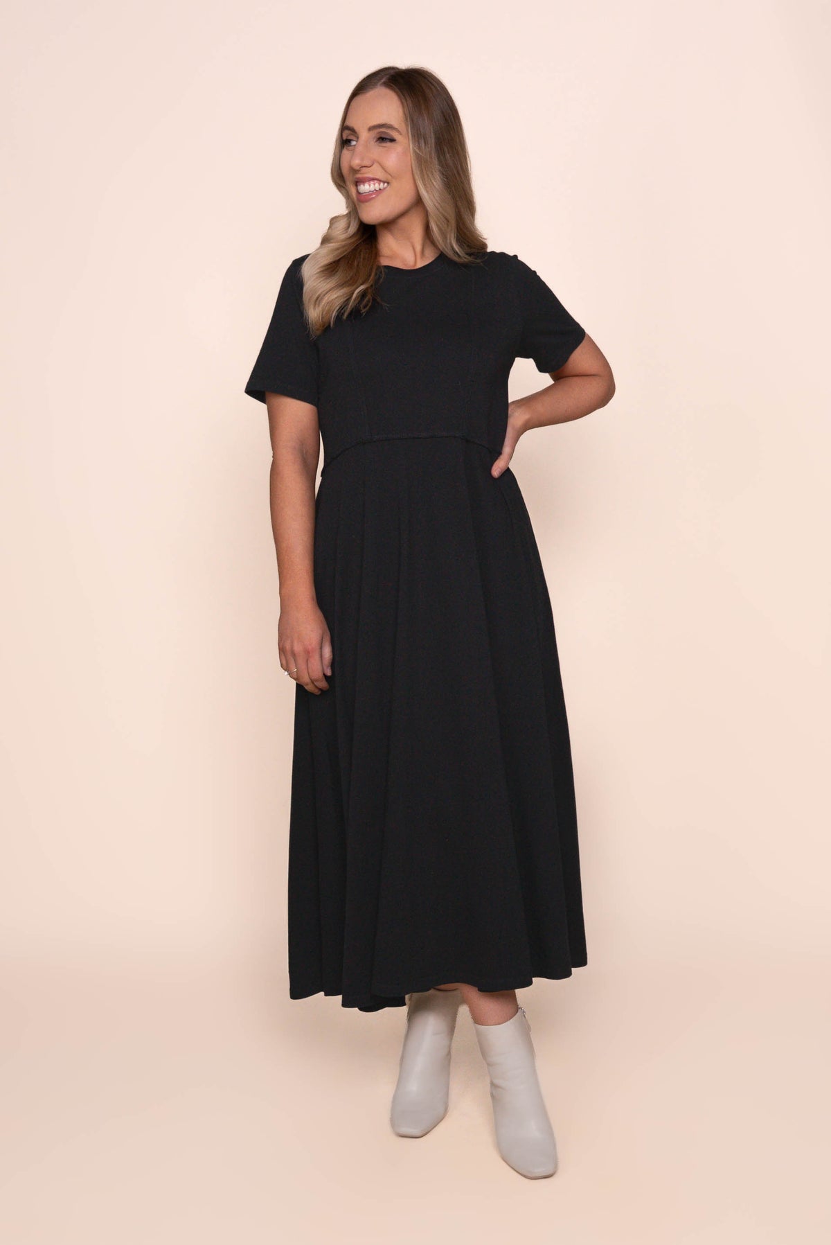Eva Midi Dress in Black - Foxwood