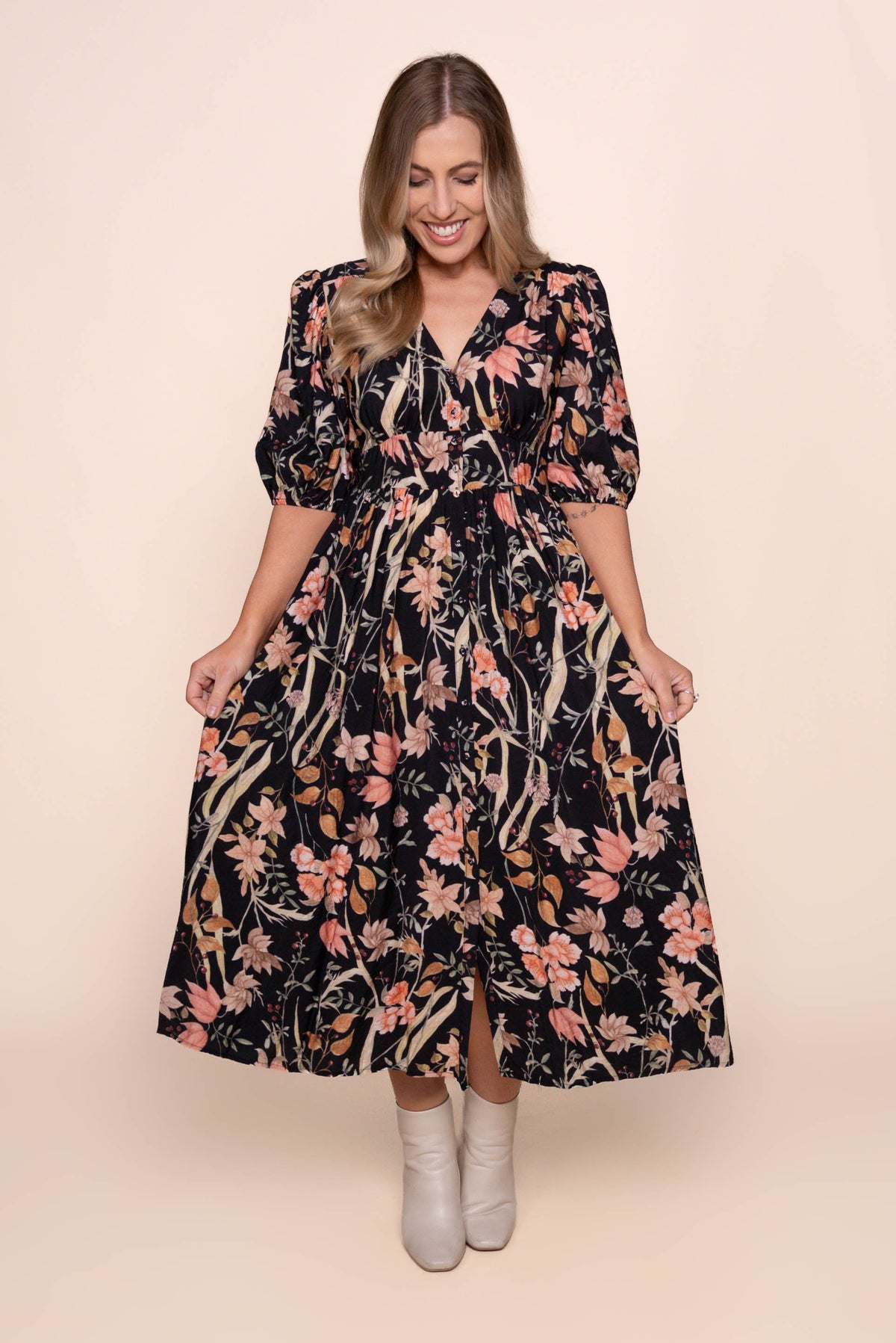 Nylah Midi Dress in Black