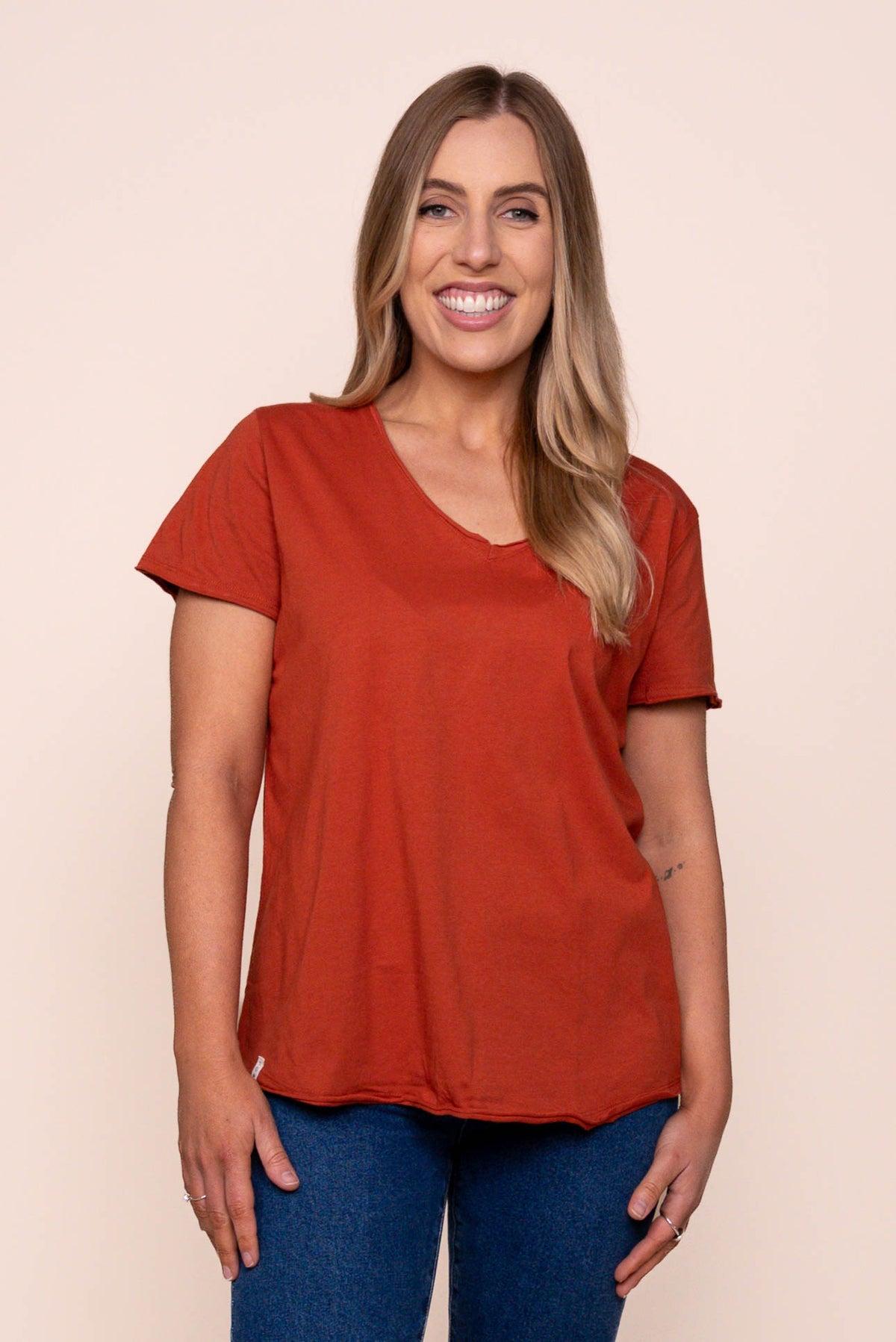 Pima Vee Tee in Earth Brown - Elm