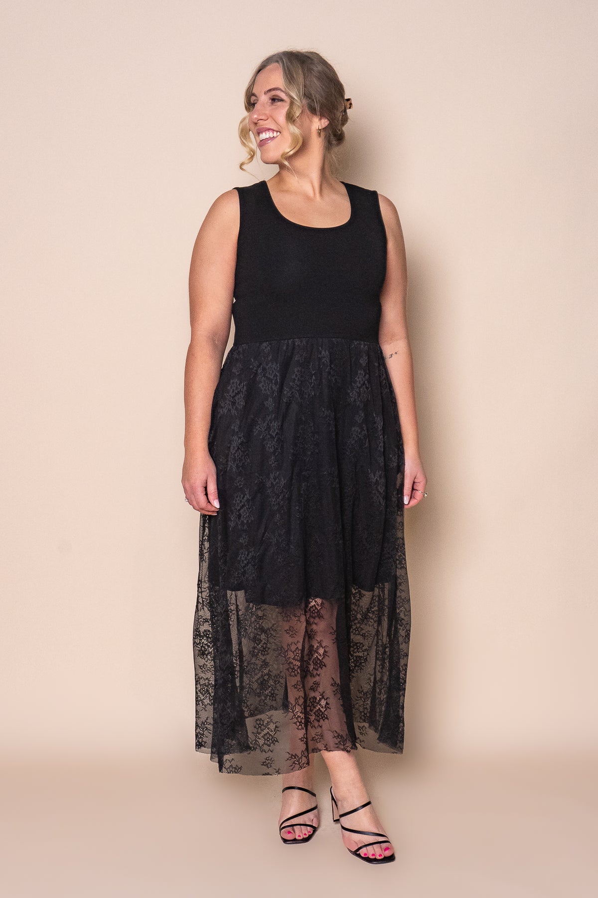 Ora Lace Midi Dress in Black