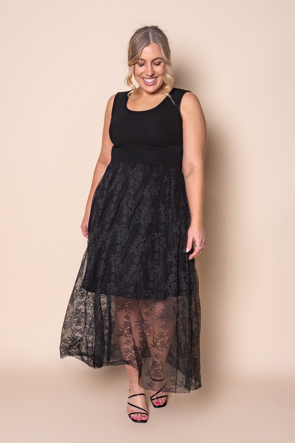 Ora Lace Midi Dress in Black