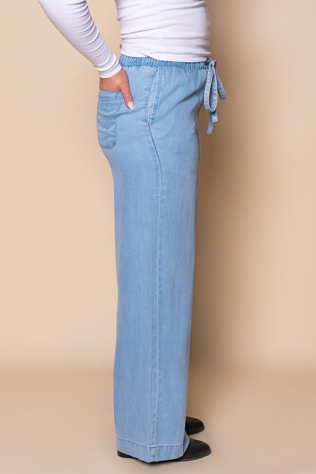 Toni Pants in Light Blue