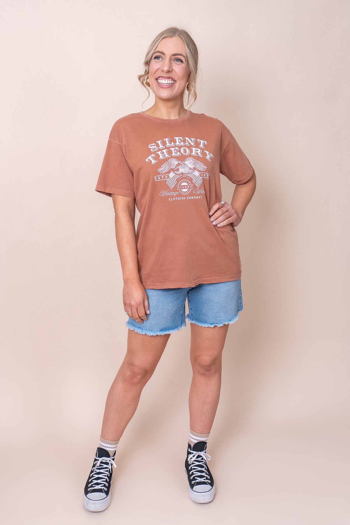 Paradox Tie Tee in Terracotta - Silent Theory