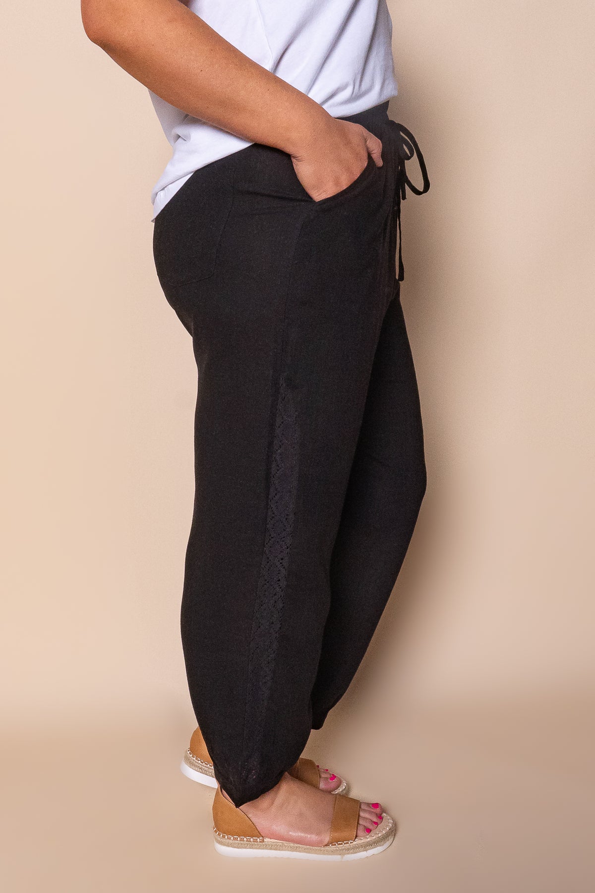 Jin Slouch Pants in Black