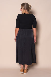 Venetta Midi Dress in Black/Black