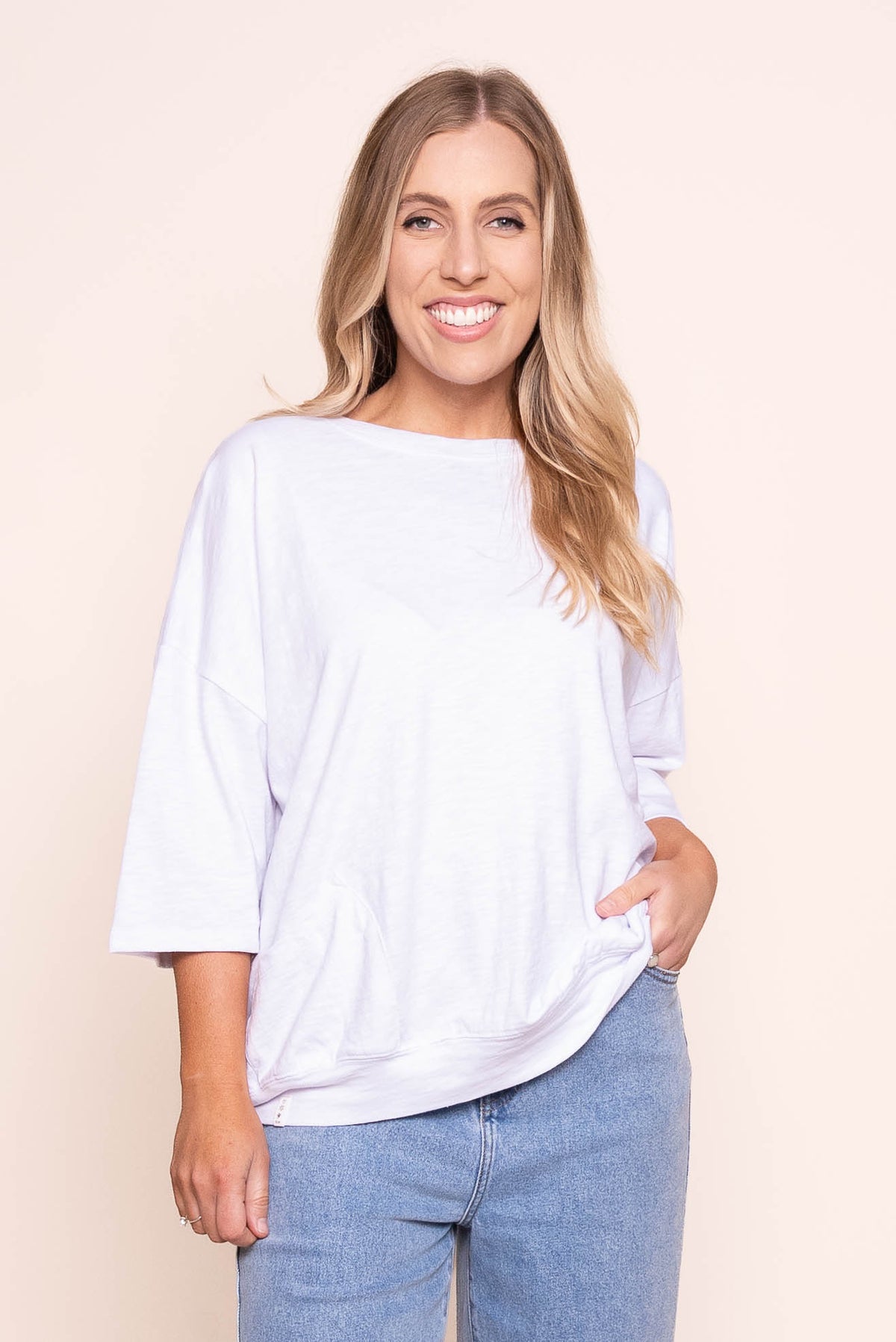 Mazie Sweat Top in White - Elm