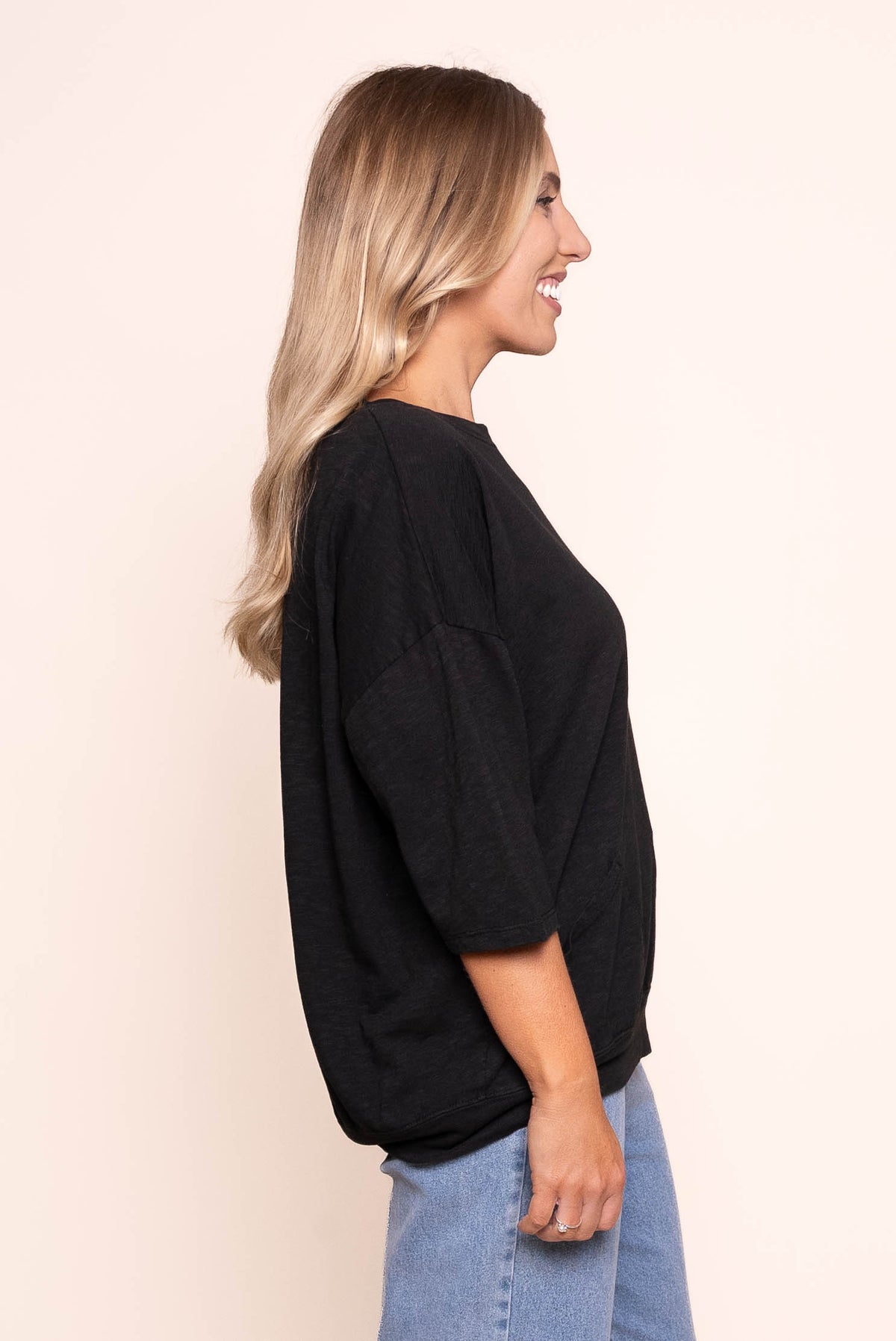 Mazie Sweat Top in Black - Elm