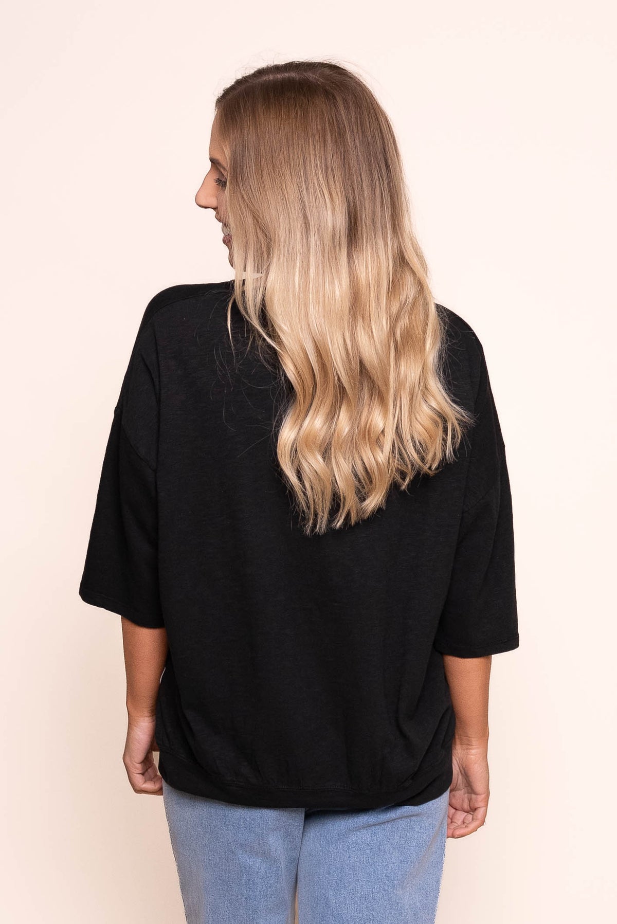 Mazie Sweat Top in Black - Elm