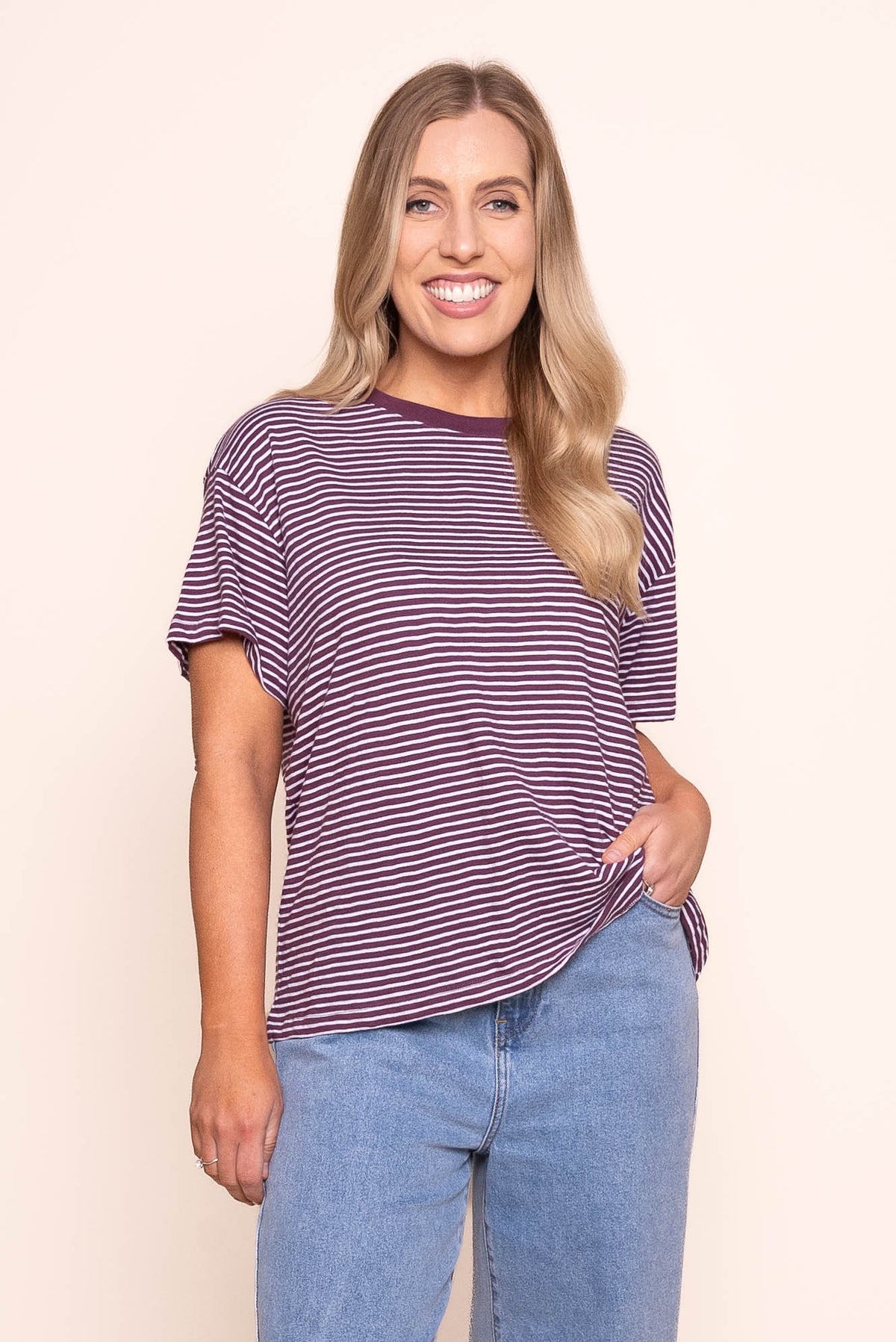 Hutch Stripe Tee in Plum/White - Foxwood