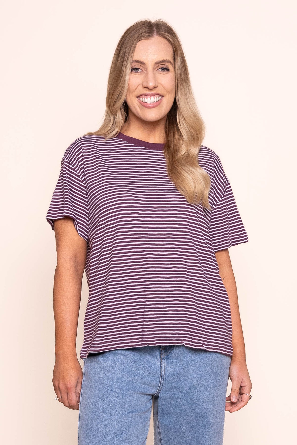 Hutch Stripe Tee in Plum/White - Foxwood