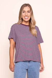 Hutch Stripe Tee in Plum/White - Foxwood