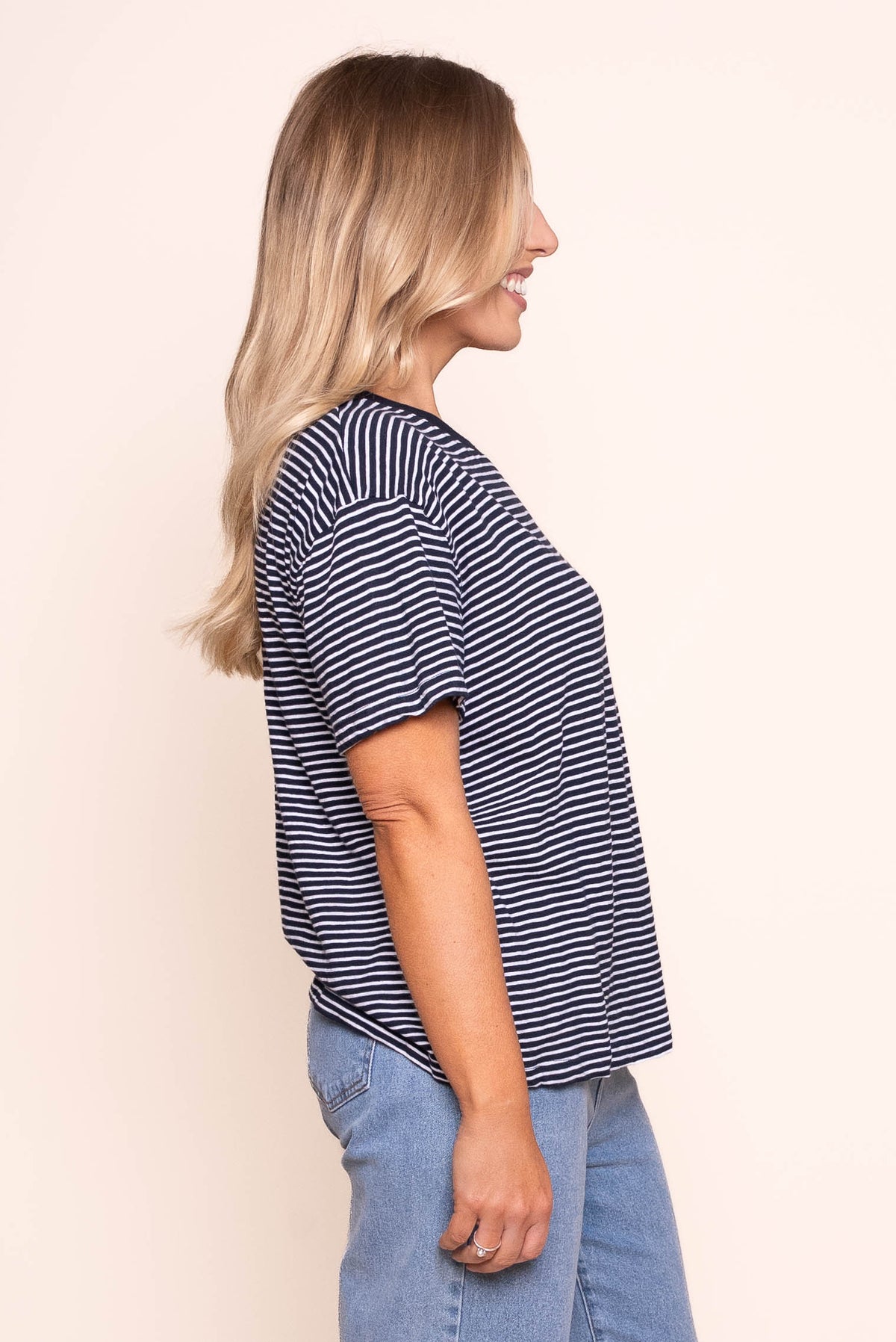 Hutch Stripe Tee in Navy/White - Foxwood
