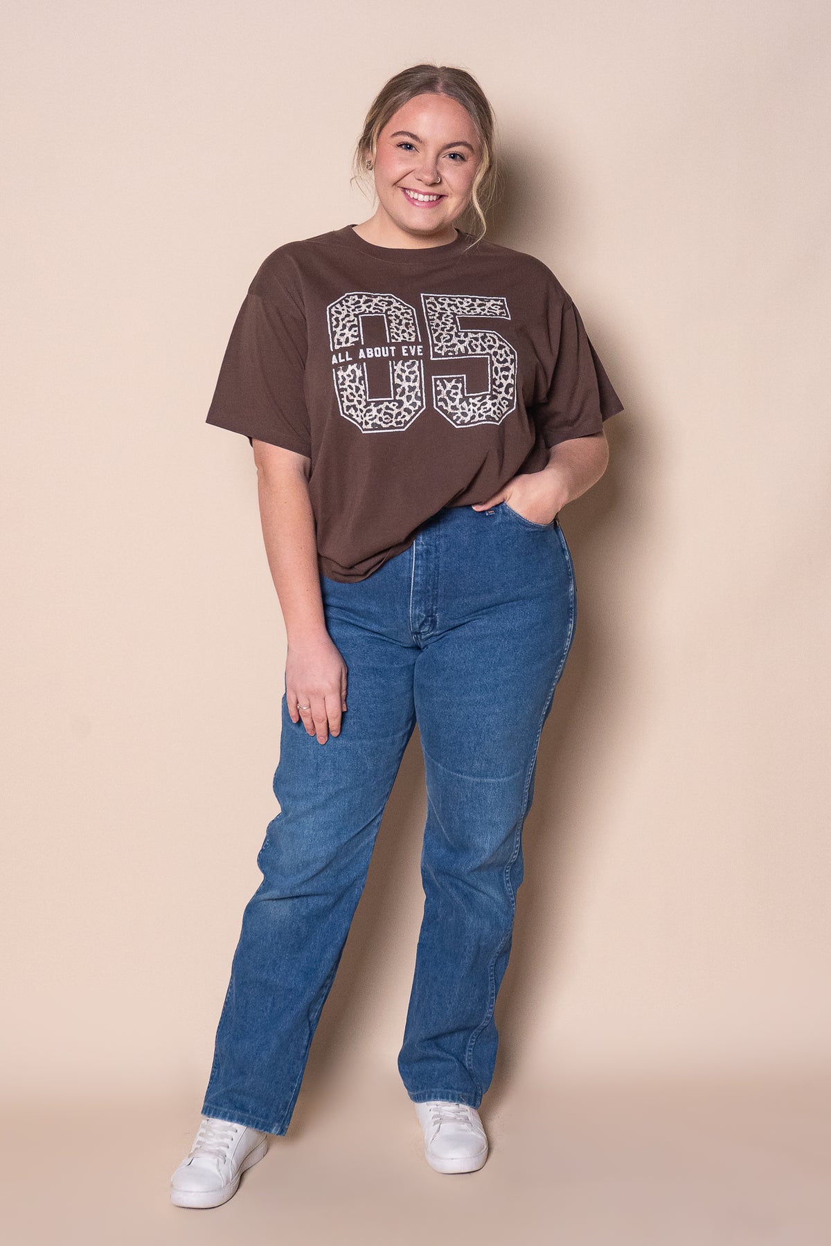 Nico Relaxed Tee in Brown - All About Eve