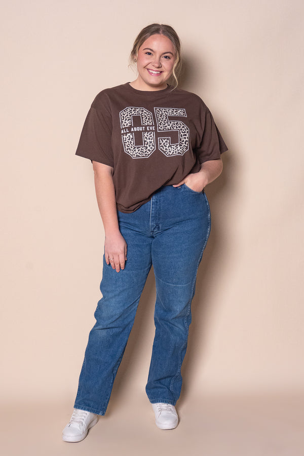 Nico Relaxed Tee in Brown - All About Eve