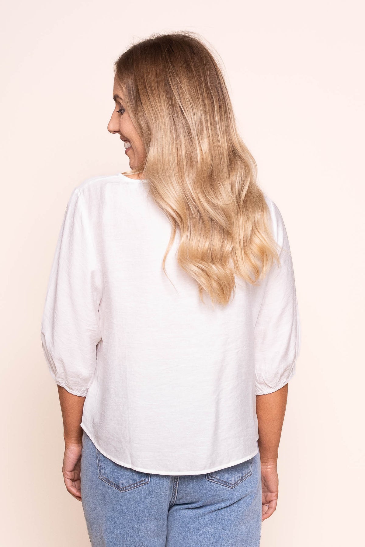 Tigi S/S Embroidered Top in White