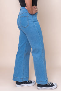 Eve Jeans in Light Blue