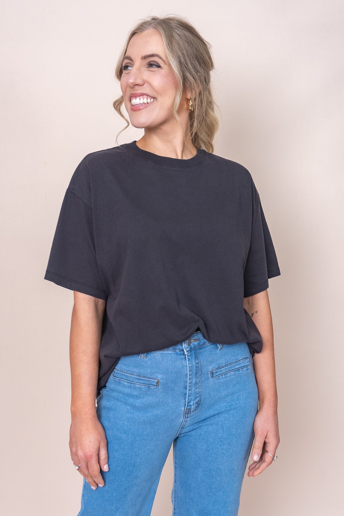 Oversized Tee in Washed Black - Silent Theory