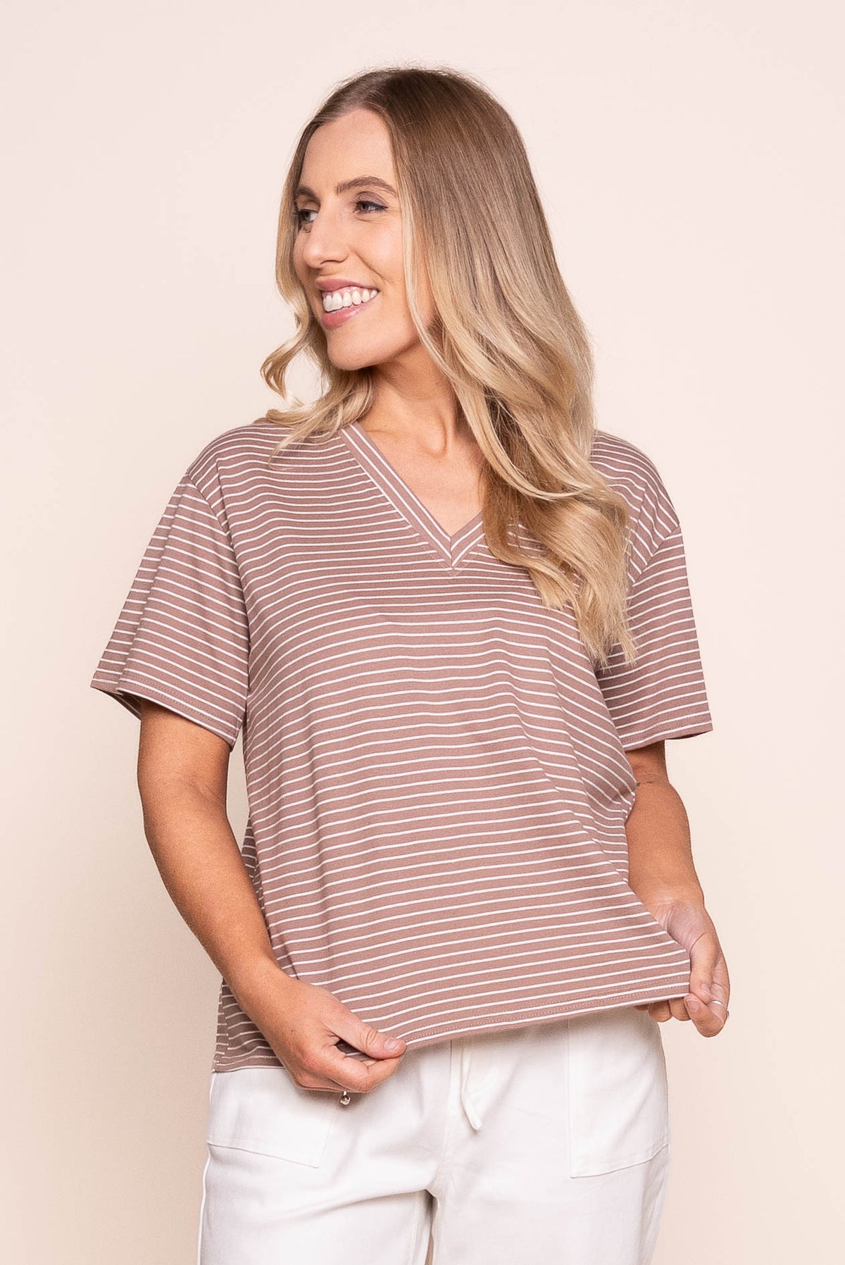 Renna S/S Striped Vee Tee in Mocha