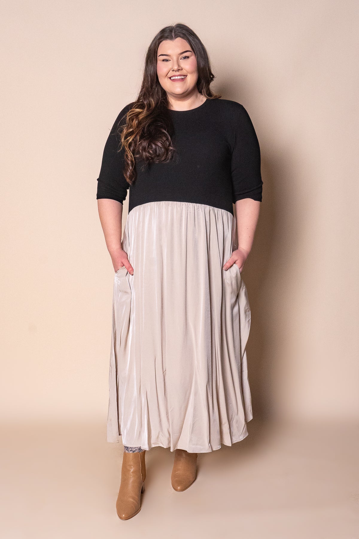 Venetta Midi Dress in Black/Beige