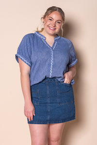 Lou S/S Embroidered Top in Blue