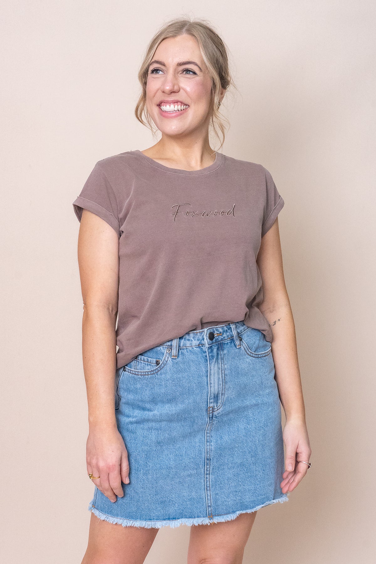 Signature Tee in Mocha - Foxwood