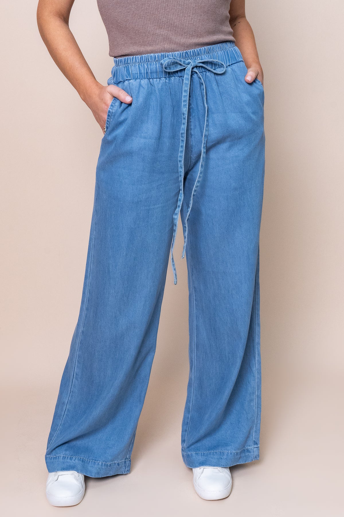 Toni Pants in Mid Blue