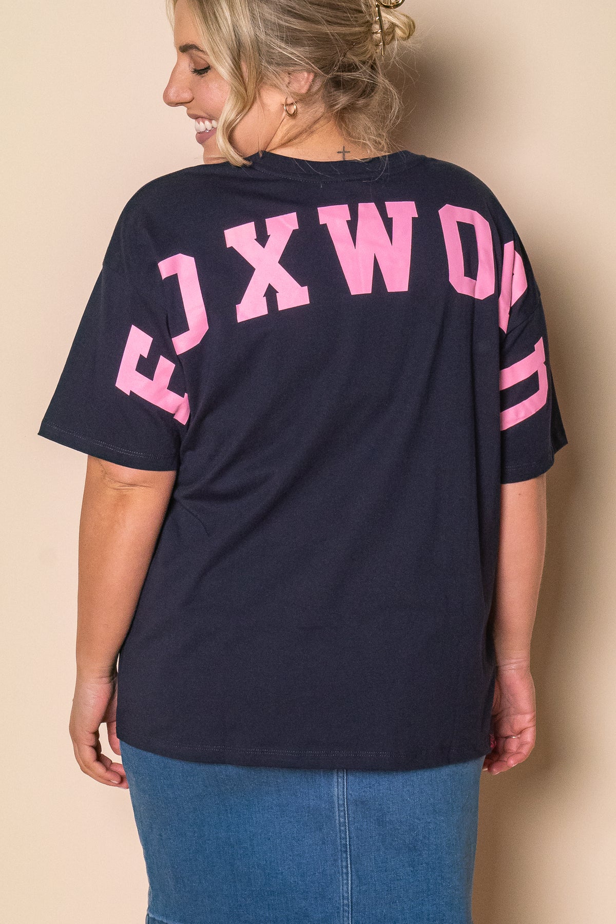 Interval Tee in Navy/Neon Pink - Foxwood