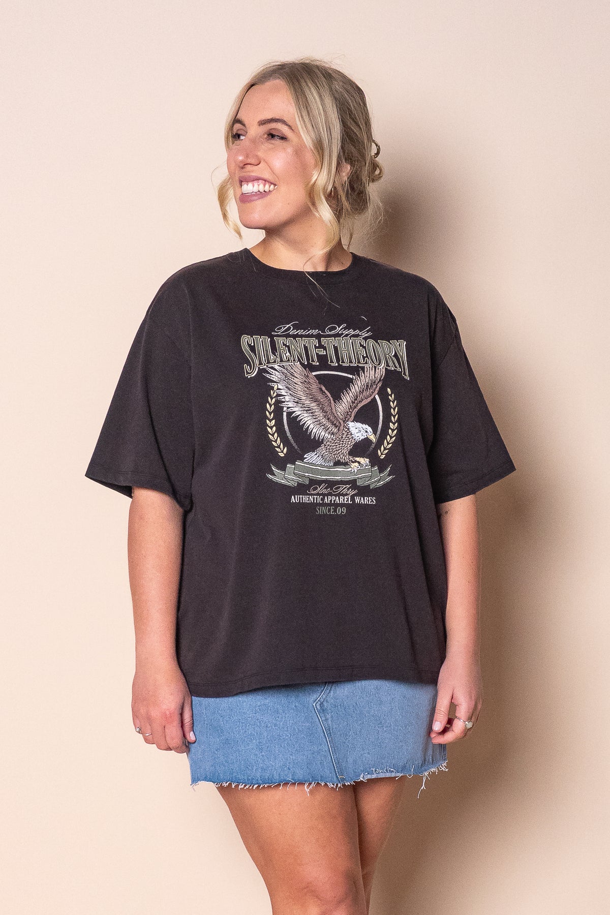 Airborne Tee in Washed Black - Silent Theory