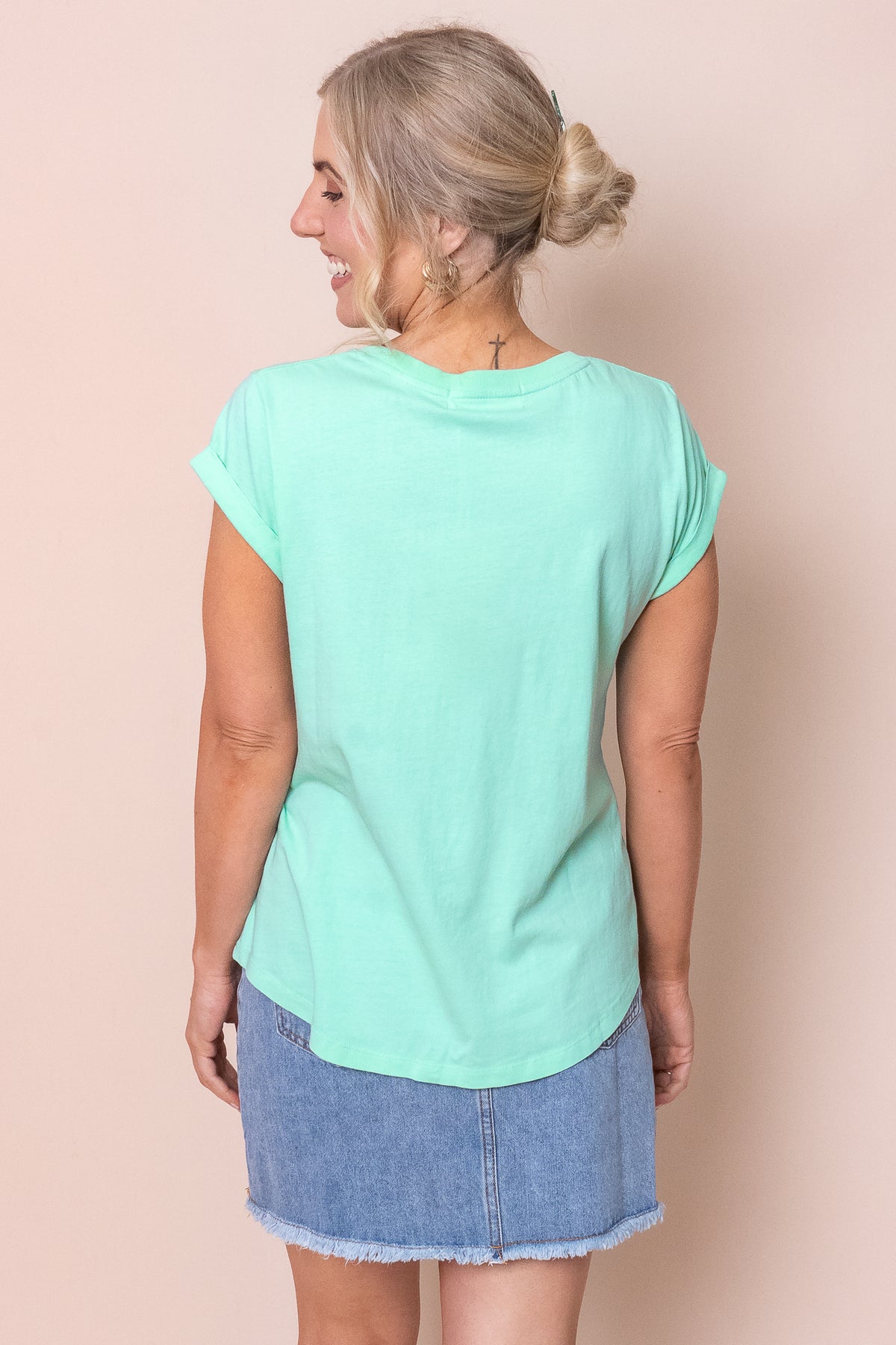 Signature Tee in Neon Mint - Foxwood