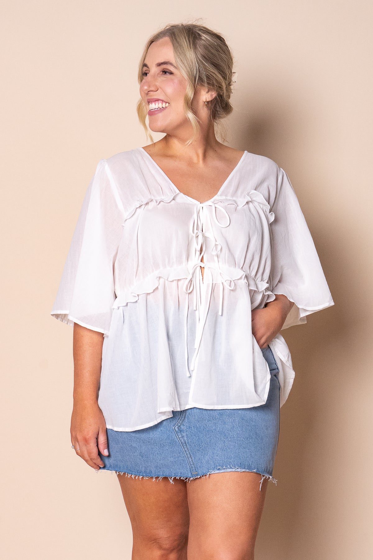 Henna Ruffle Top in White