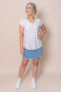 Marle Vee Tee in Oat Marle - Foxwood