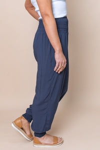 Vixen Pants in Navy