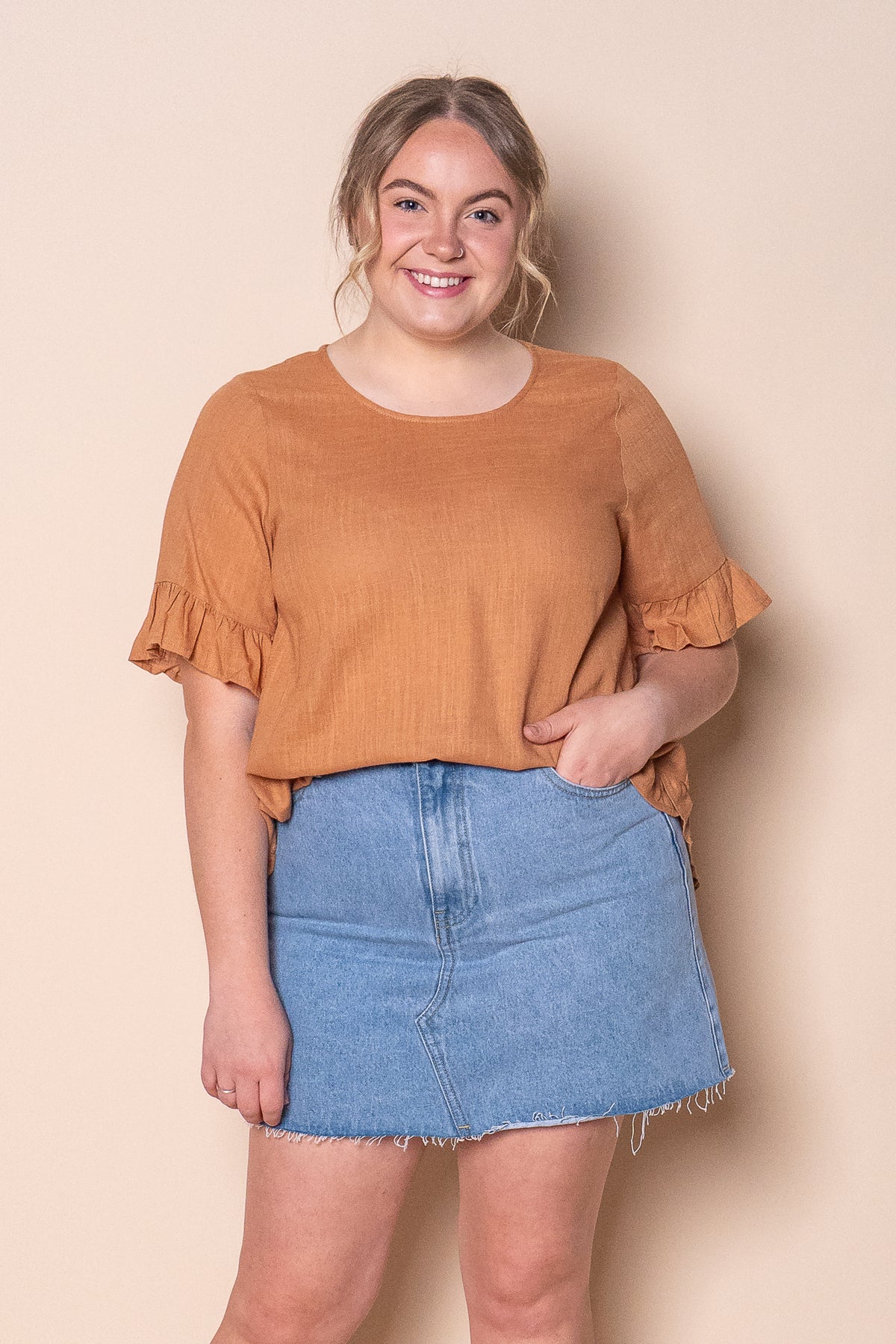 Billy Ruffle Top in Tan