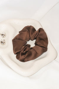 Elsa Scrunchie in Brown