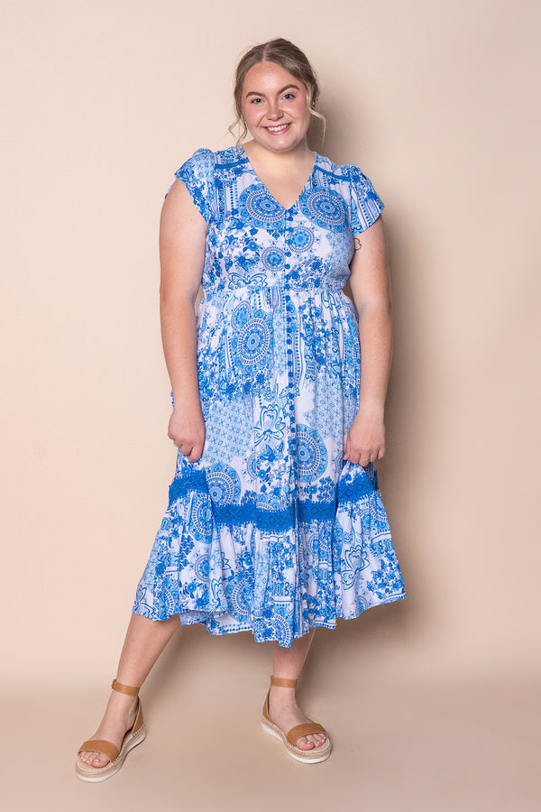 Quinley Paisley Midi Dress in Sky Blue