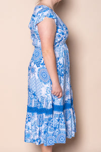 Quinley Paisley Midi Dress in Sky Blue