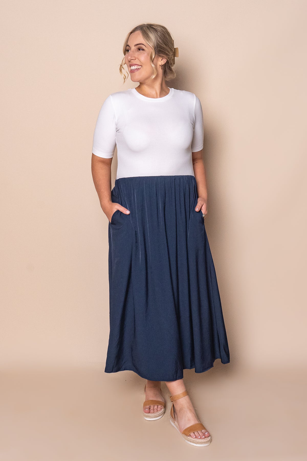 Venetta Midi Dress in White/Navy