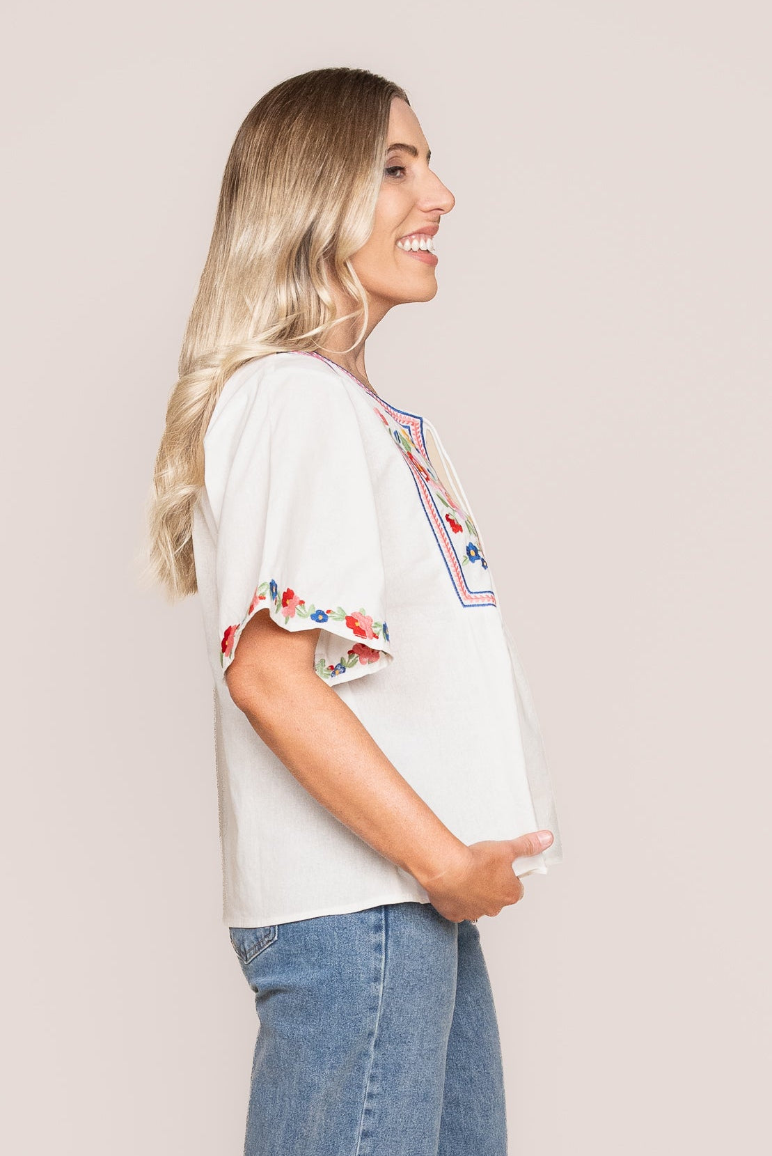 Willow Floral Embroidery Top in White