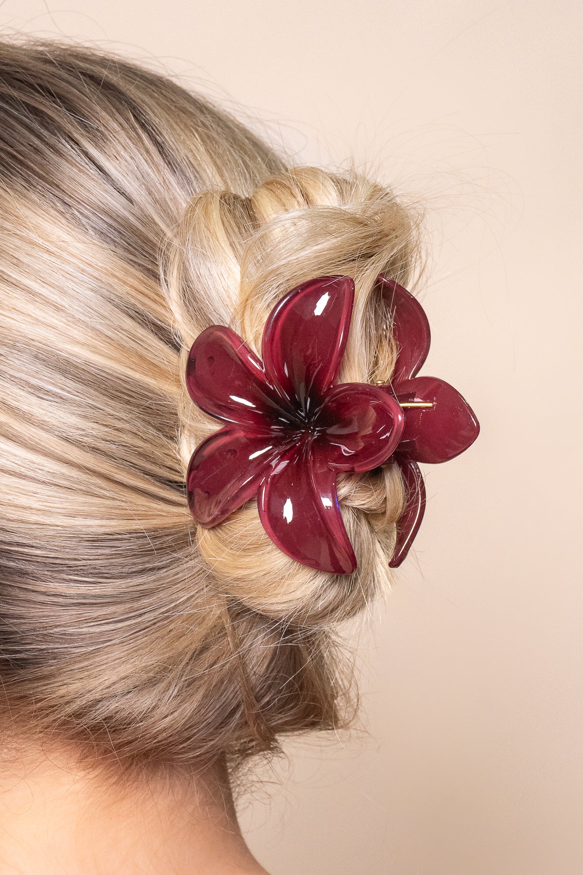 Ruby Hibiscus Hair Clip in Port - All About Eve