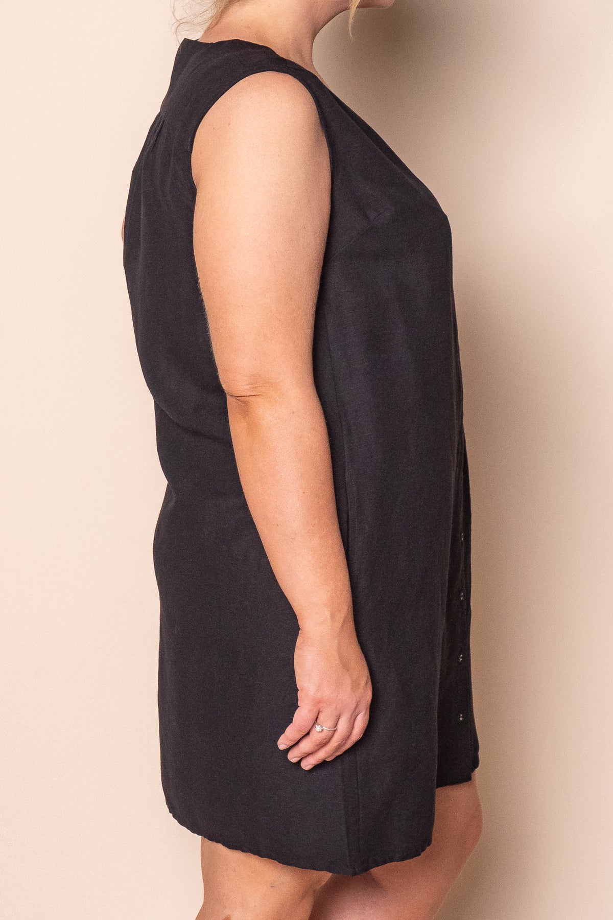 Anara Dress in Black - Foxwood