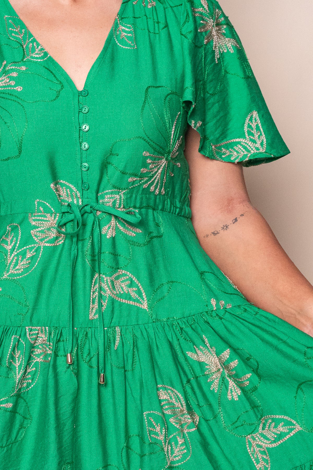 Rococo Floral Embroidery Dress in Green