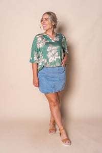 Mable Floral Border Top in Emerald