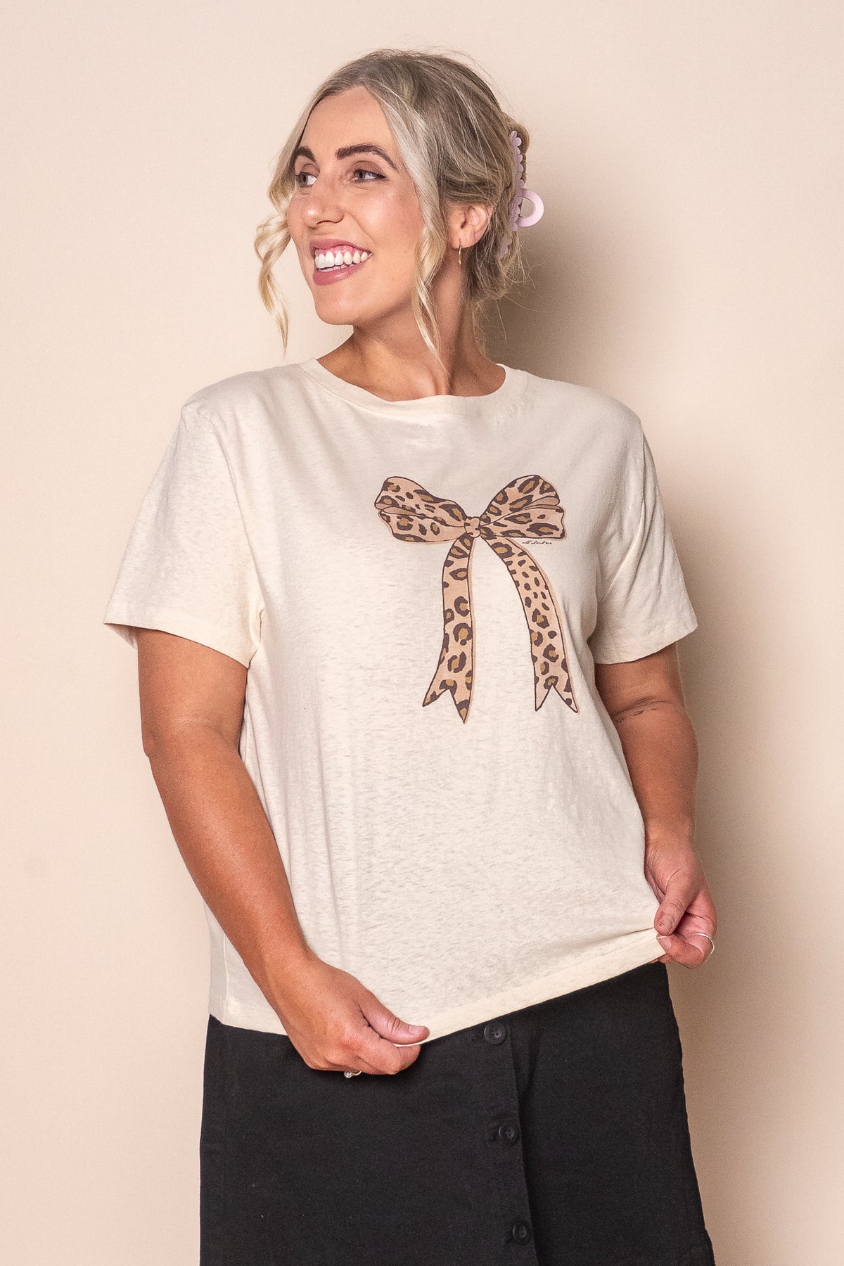 Bobbi Regular Tee in Vanilla - All About Eve