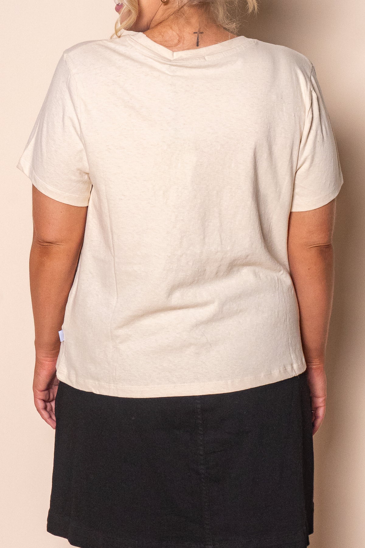 Bobbi Regular Tee in Vanilla - All About Eve