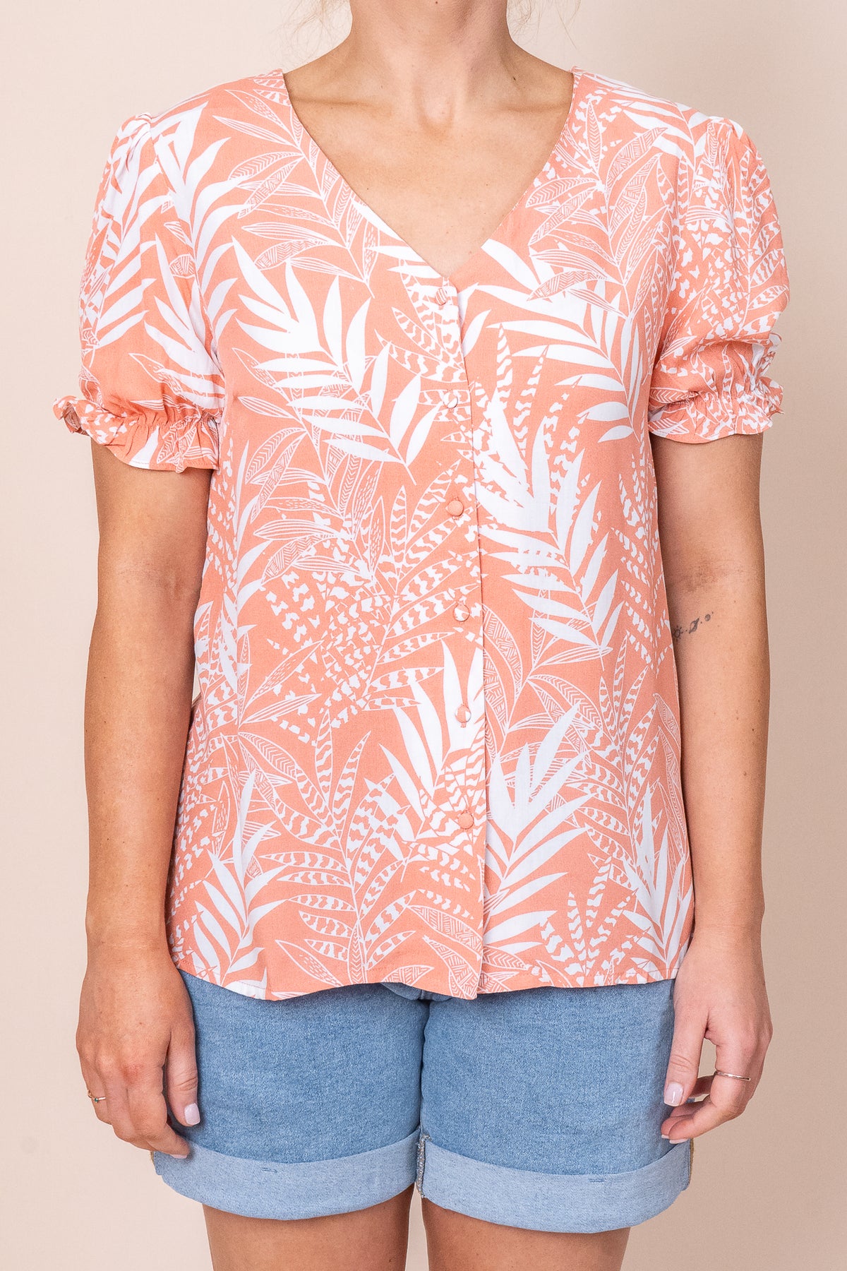 Ivie Top in Coral